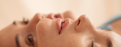 Immer noch verwirrt von Labels? Erfahren Sie, was wirklich auf Ihre Haut kommt.